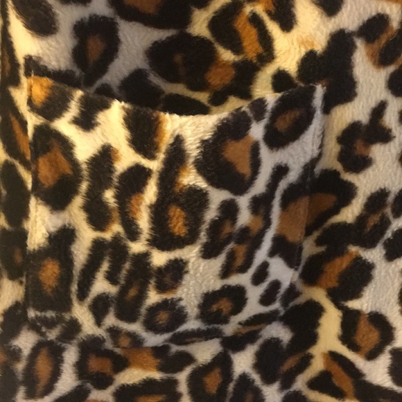 Leopard Print Coat Size Large - Picture 4 of 7